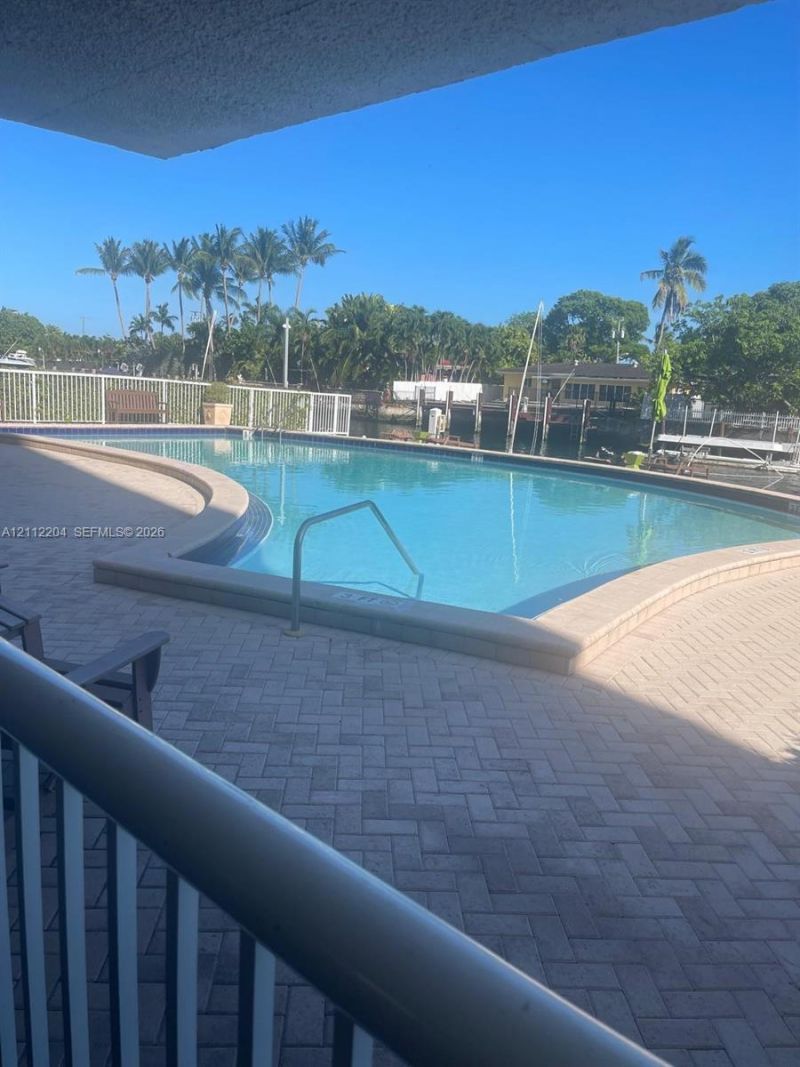 2020 NE 135th St , Unit 910, North Miami, FL 33181 Photo