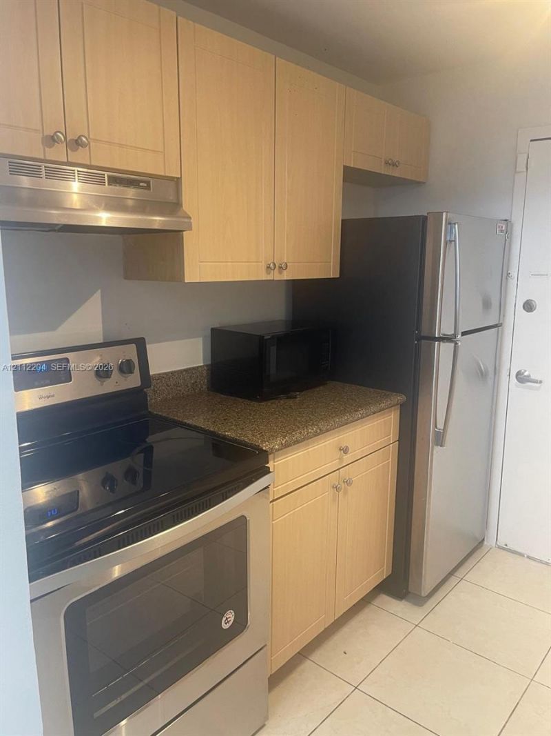 2020 NE 135th St , Unit 910, North Miami, FL 33181 Photo