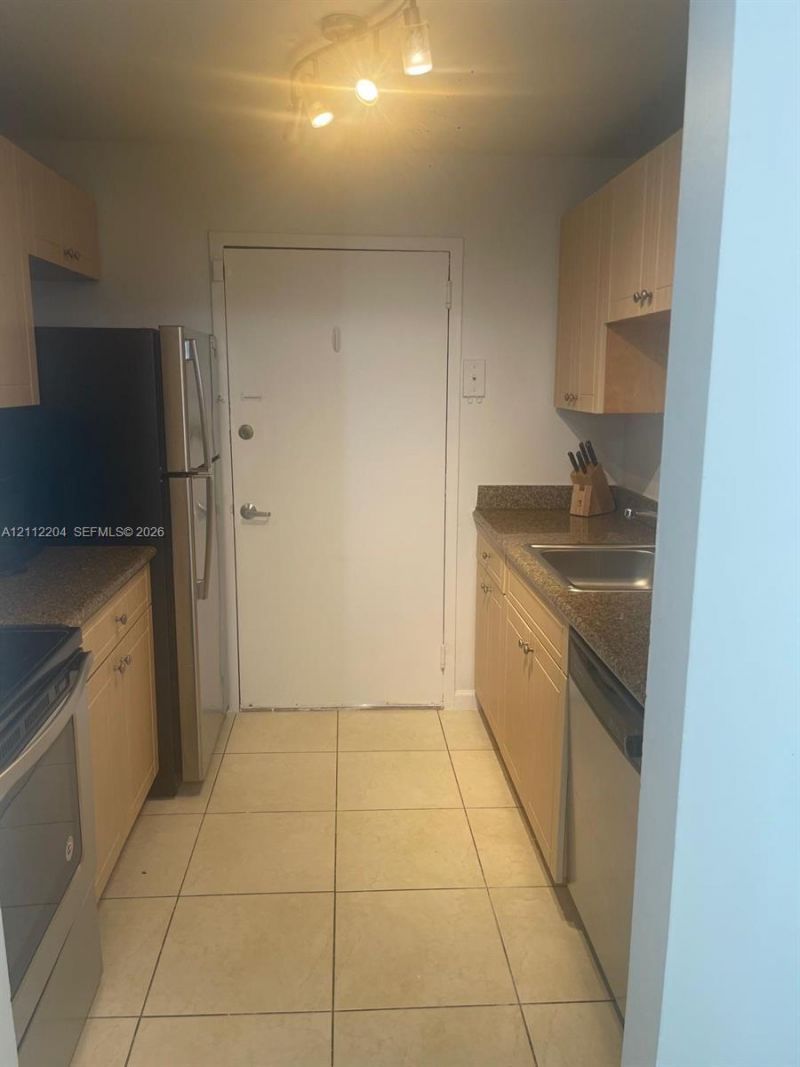 2020 NE 135th St , Unit 910, North Miami, FL 33181 Photo