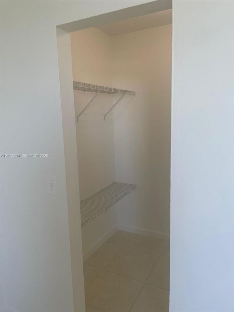 2020 NE 135th St , Unit 910, North Miami, FL 33181 Photo