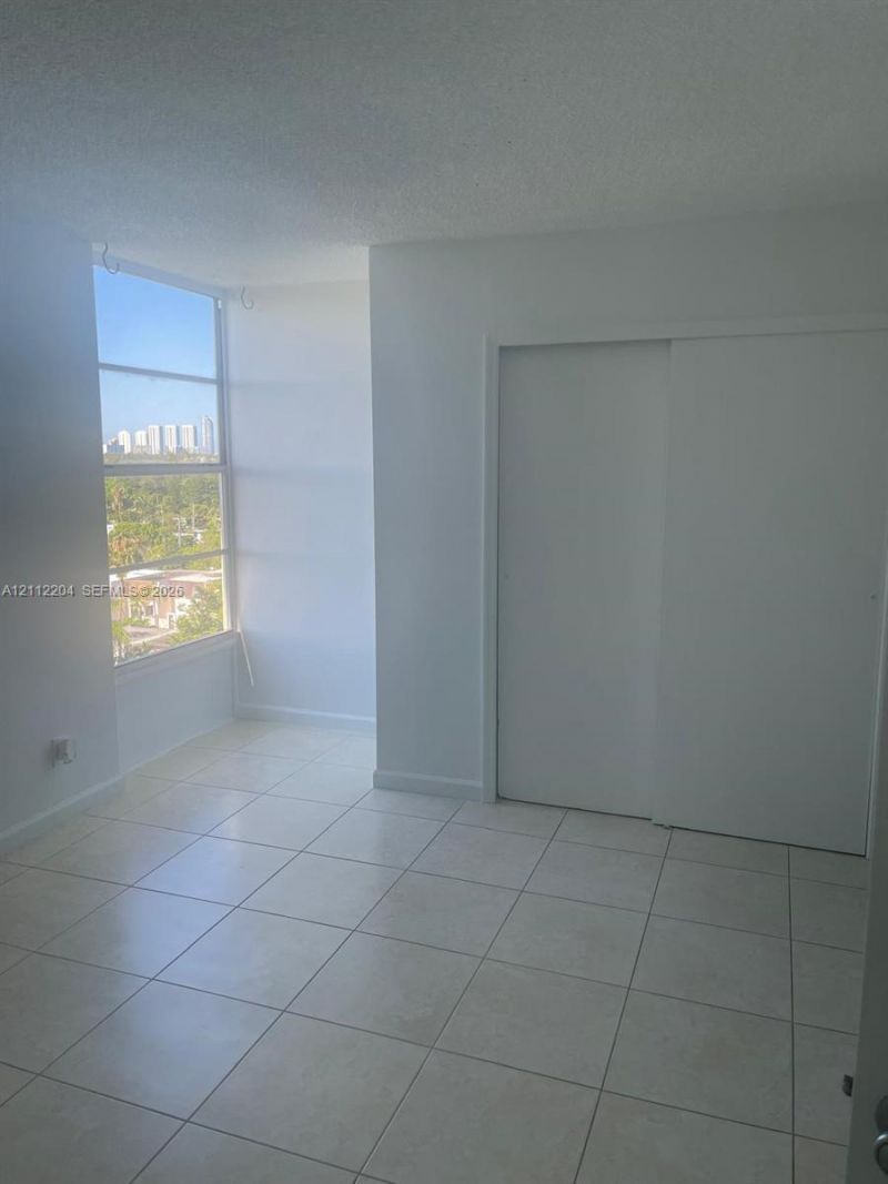 2020 NE 135th St , Unit 910, North Miami, FL 33181 Photo