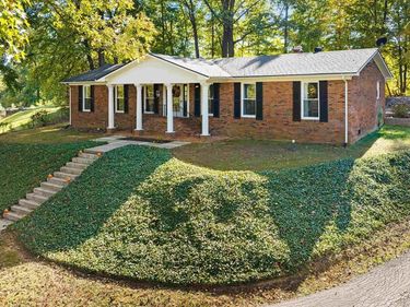 325 Hillcrest Circle, Hawesville, KY 42348