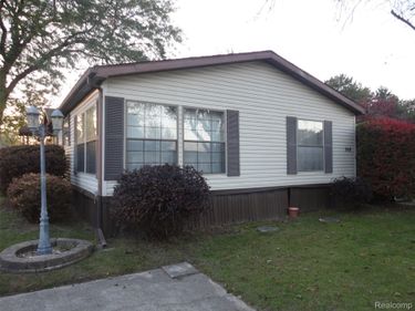 360 Glasgow , Bedford Township, Mi 48182