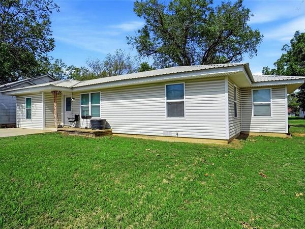 104 E 3rd Street , Keene, TX 76059