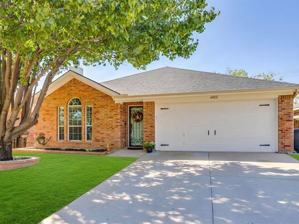 4002 Sapphire Lane , Granbury, TX 76049