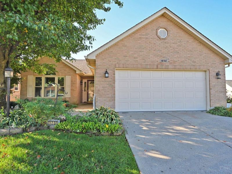 1232 Lisa Renee Drive, Hamilton, OH 45013 Photo 1