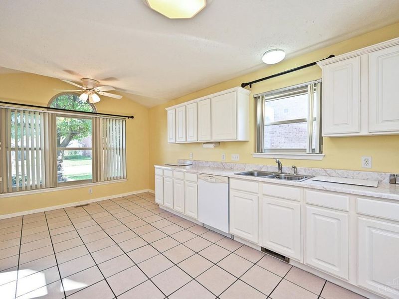 1232 Lisa Renee Drive, Hamilton, OH 45013 Photo 11