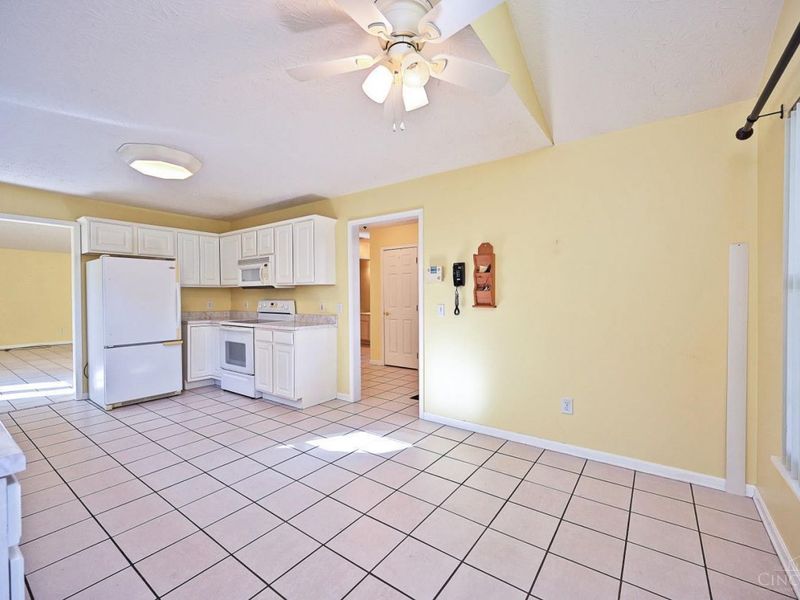1232 Lisa Renee Drive, Hamilton, OH 45013 Photo 14