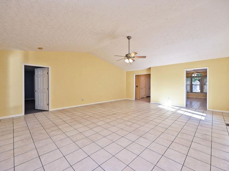 1232 Lisa Renee Drive, Hamilton, OH 45013 Photo 17