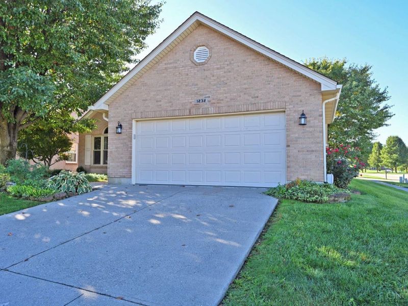 1232 Lisa Renee Drive, Hamilton, OH 45013 Photo 4
