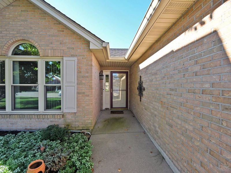 1232 Lisa Renee Drive, Hamilton, OH 45013 Photo 5