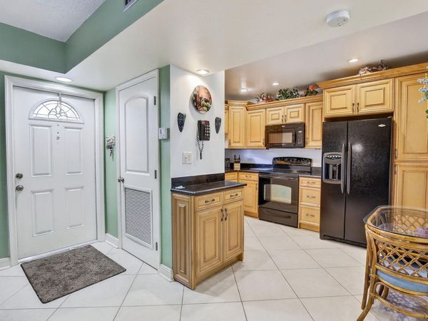 820 S HOLLYBROOK Drive, Unit 306, Pembroke Pines, FL 33025