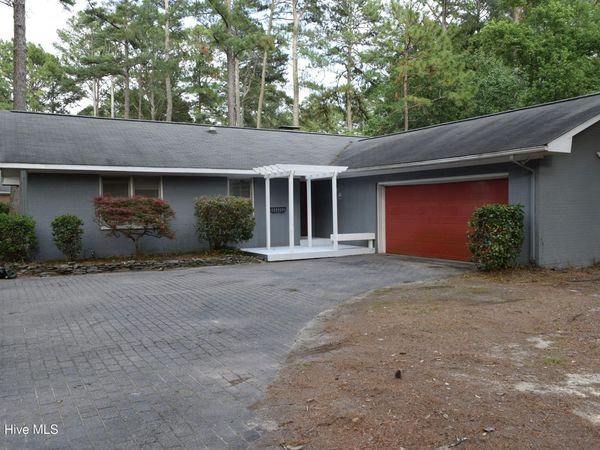 340 Lake Forest Drive , Pinehurst, NC 28374