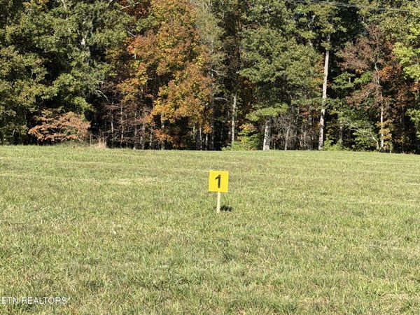 Poke Patch Rd, Crossville, TN 38572