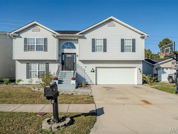 2305 Hunters Point Drive , Granite City, IL 62040