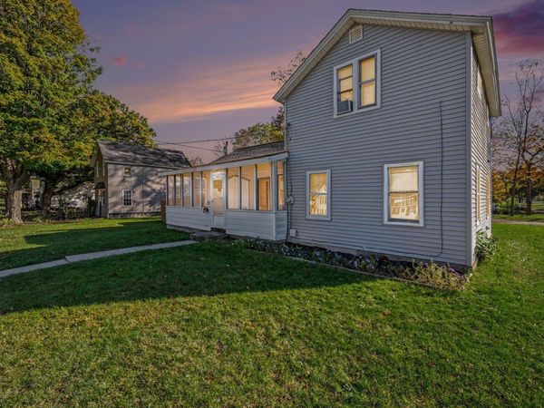 423 S Farmer Street, Otsego, MI 49078