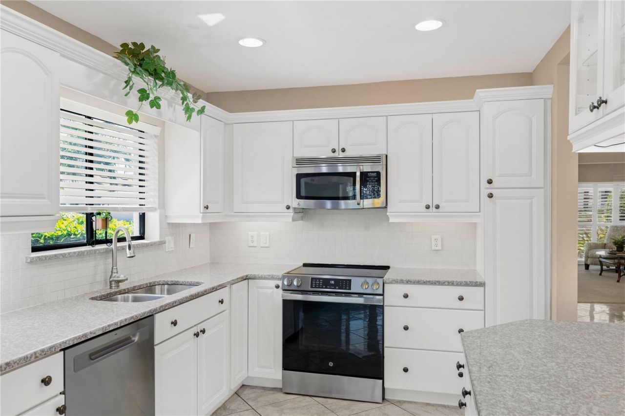 3111 Heatherwood Lane , Sarasota, FL 34235 Photo