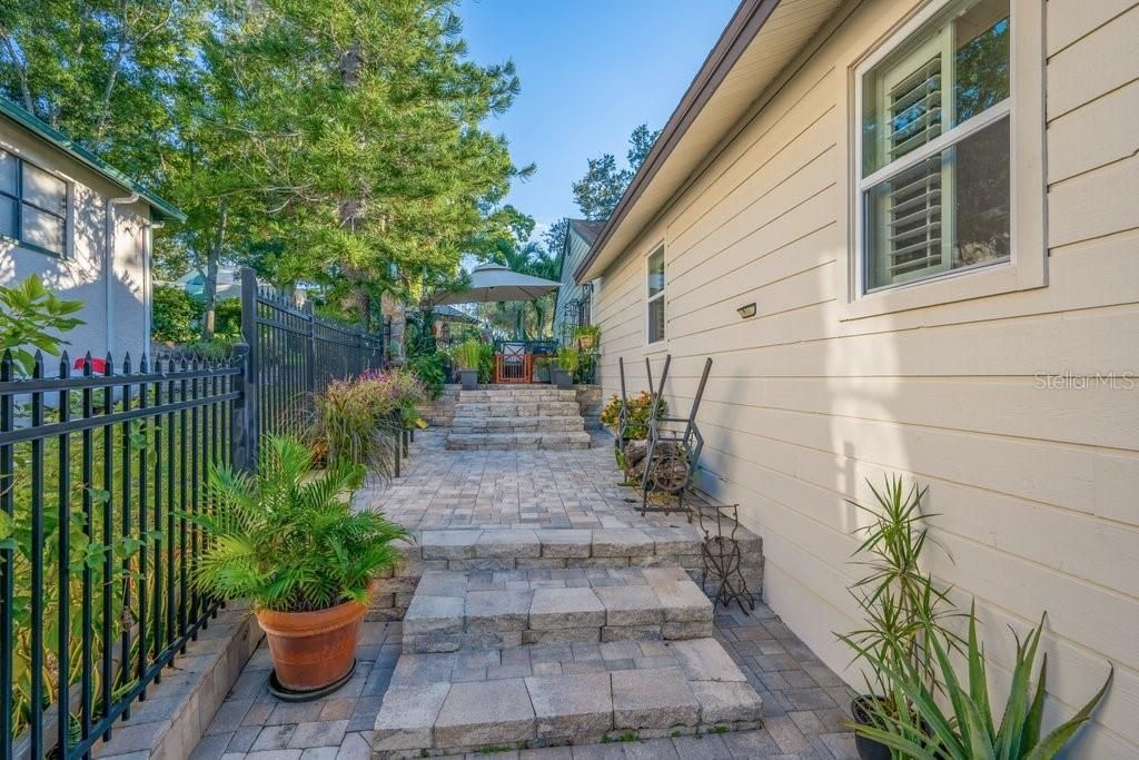 1184 Weybridge Lane, Dunedin, FL 34698 Photo