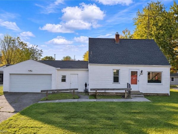 2917 Kirby Avenue NE, Canton, OH 44705