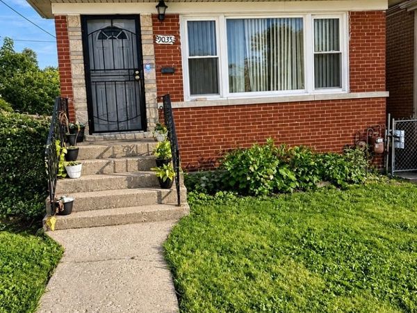 9035 S Parnell Avenue , Chicago, IL 60620
