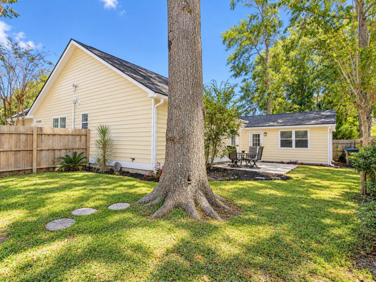 1250 Falling Moss Drive Photo 38