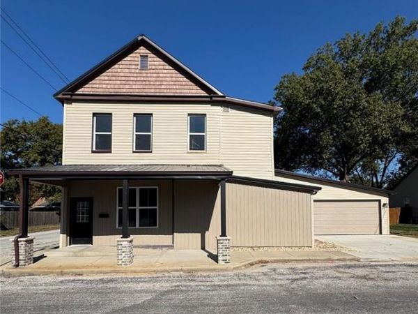 319 W Laurel Street , Millstadt, IL 62260