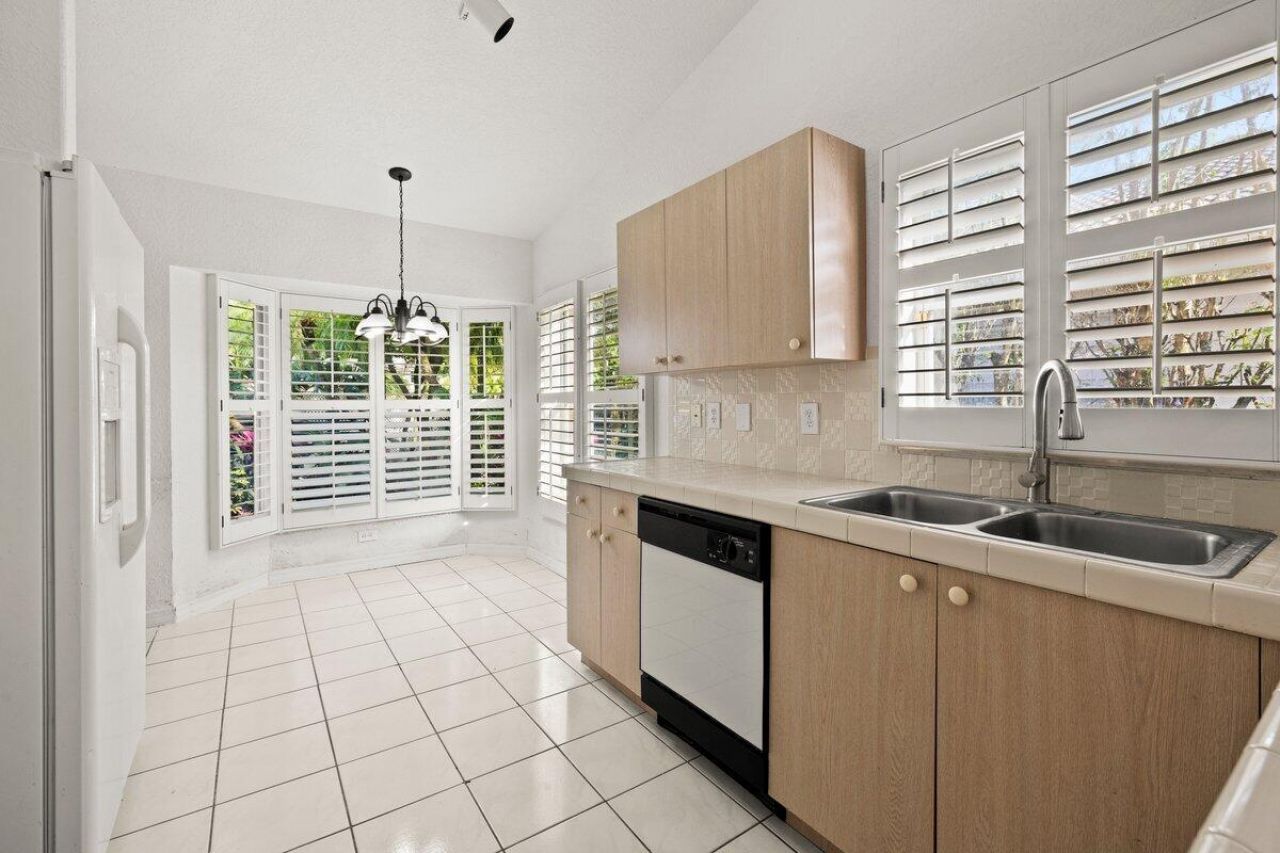363 SW 161st Avenue, Pembroke Pines, FL 33027 Photo