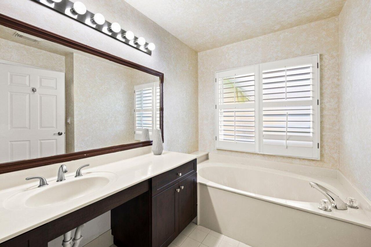 363 SW 161st Avenue, Pembroke Pines, FL 33027 Photo