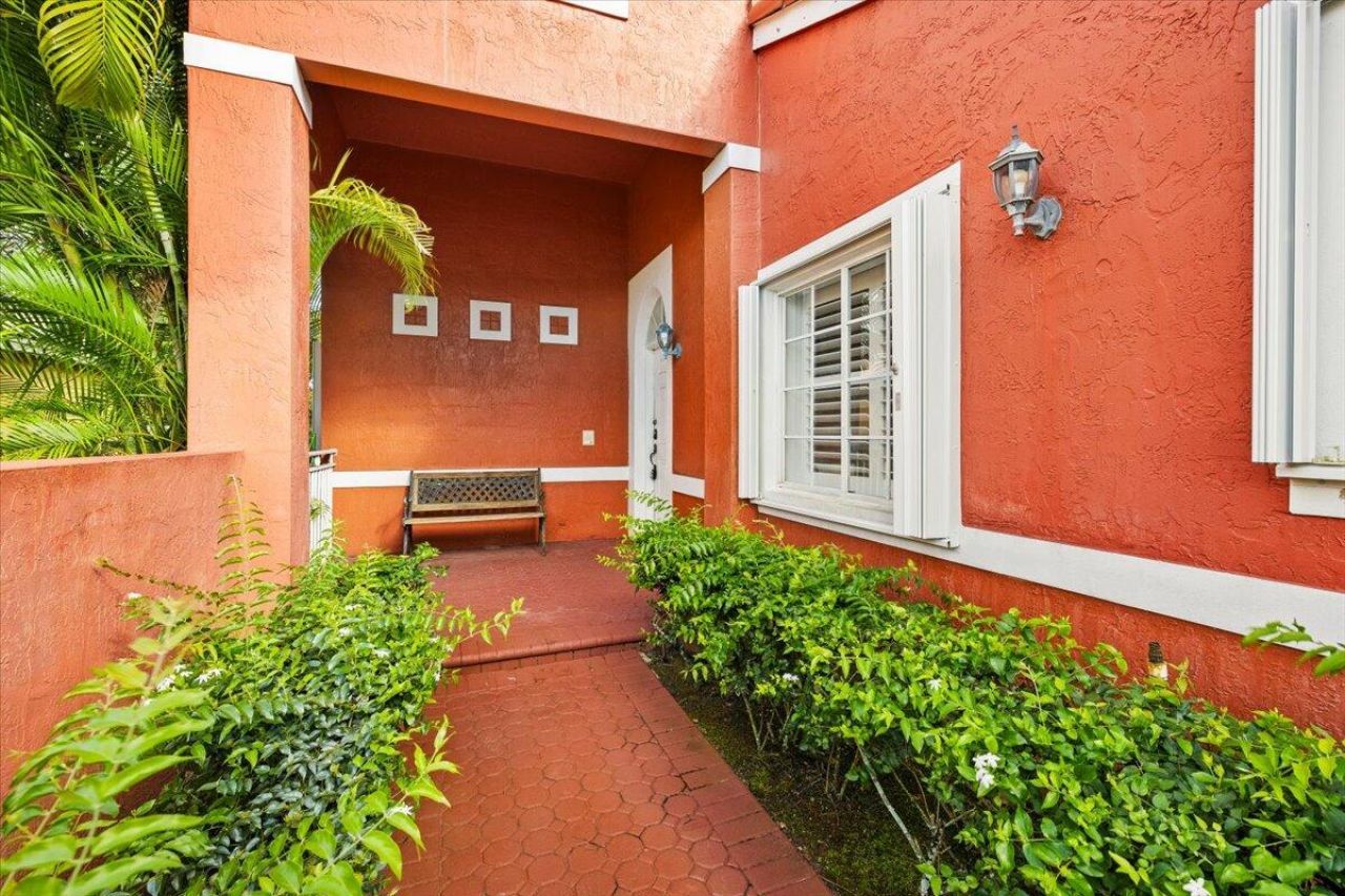 363 SW 161st Avenue, Pembroke Pines, FL 33027 Photo