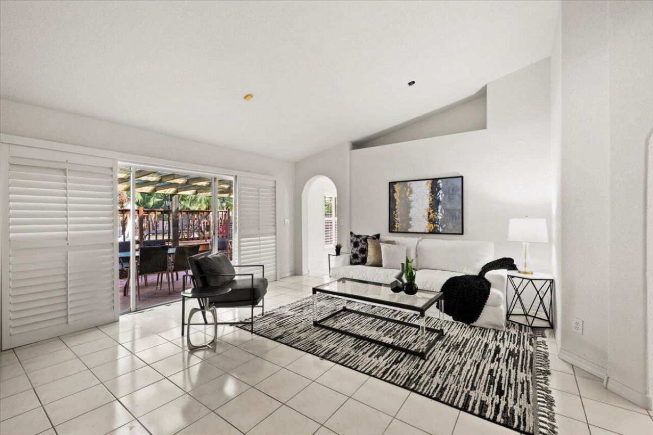 363 SW 161st Avenue, Pembroke Pines, FL 33027 Photo