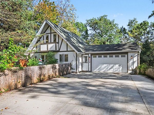 38551 N Hillandale Drive , Spring Grove, IL 60081