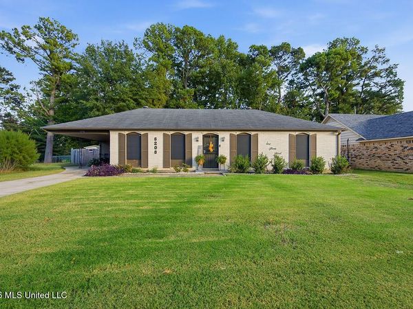 8208 Chesterfield Drive, Southaven, MS 38671