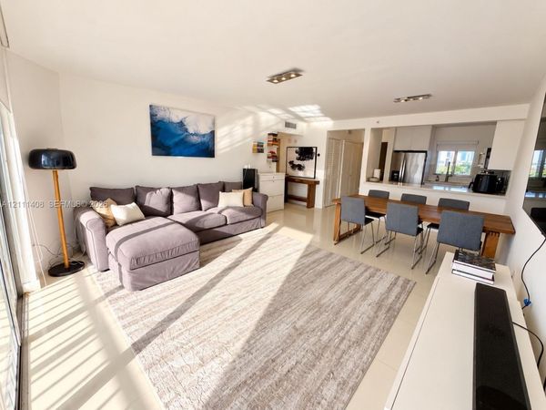 1700 NW N River Dr, Unit 1004, Miami, FL 33125