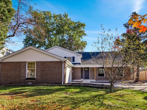 3123 N Stratford Road , Arlington Heights, IL 60004
