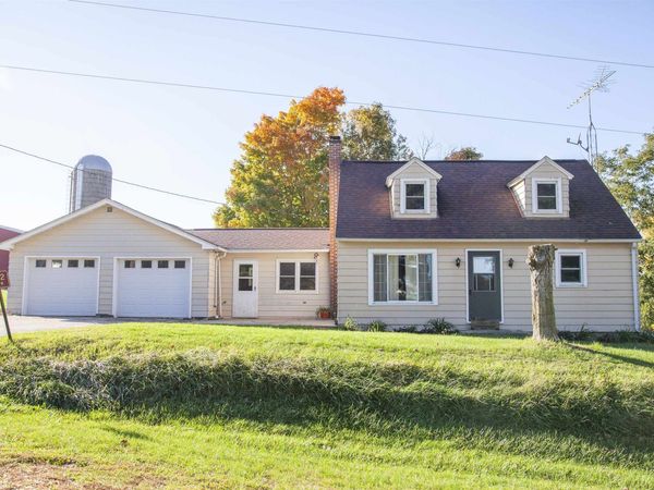 1712 County Hwy W Road, Mineral Point, WI 53565