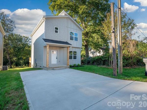 1437 10th Avenue SW, Hickory, NC 28602