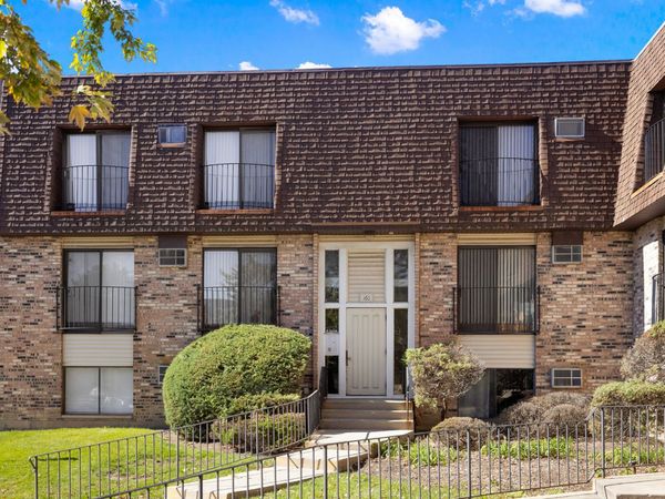 160 S Waters Edge Drive , Unit 101, Glendale Heights, IL 60139