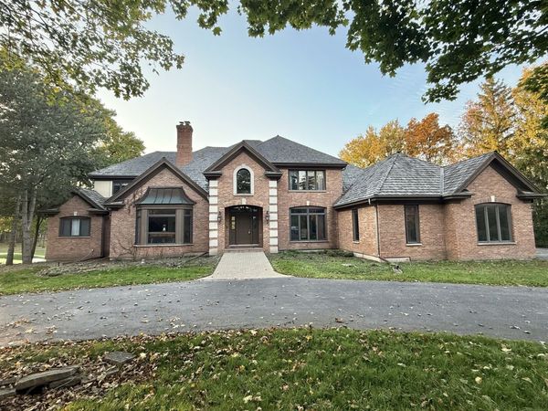 20 Hidden Brook Drive, North Barrington, IL 60010