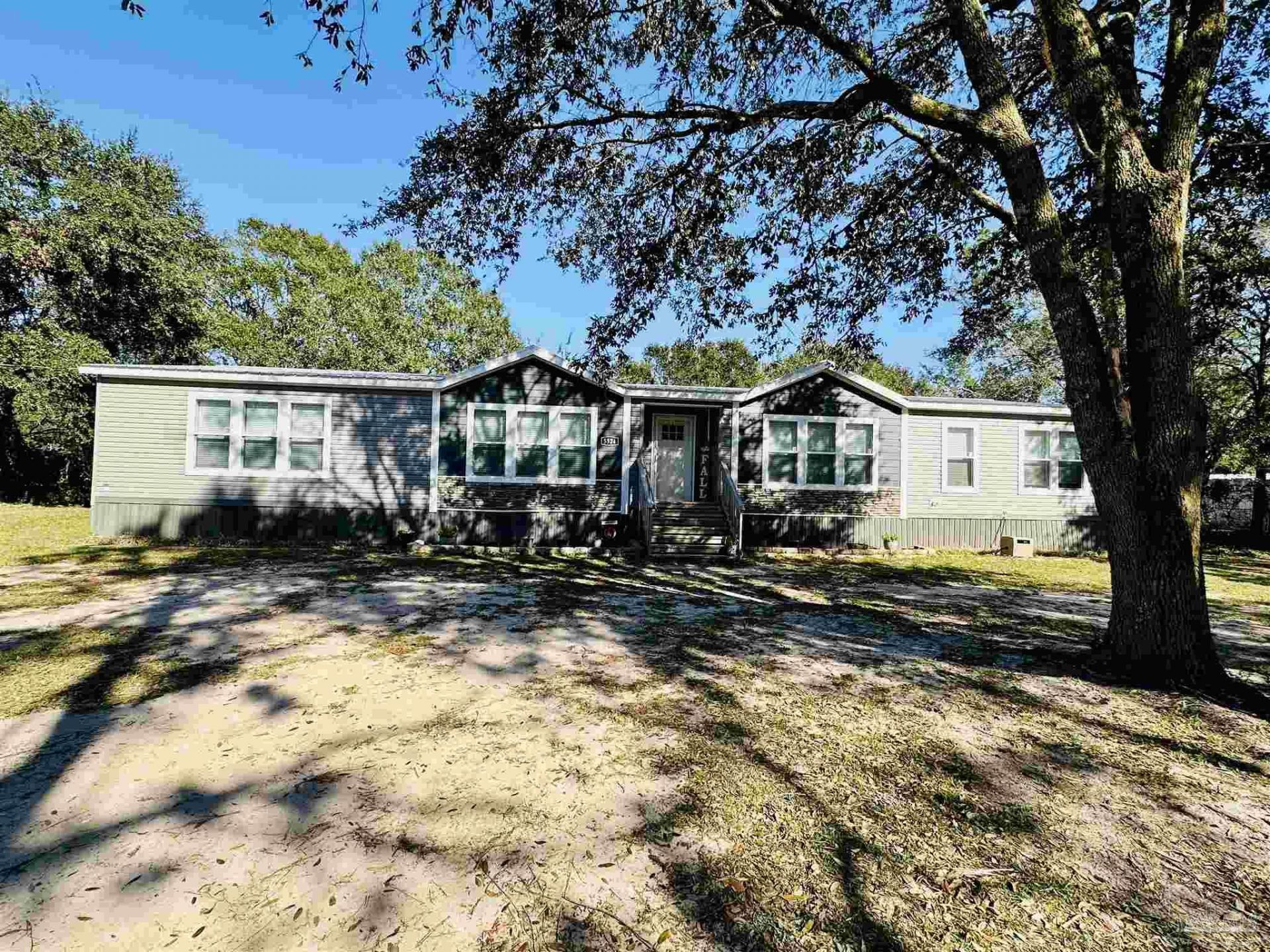5524 Traci Dr, Milton, FL 32583 Main Photo