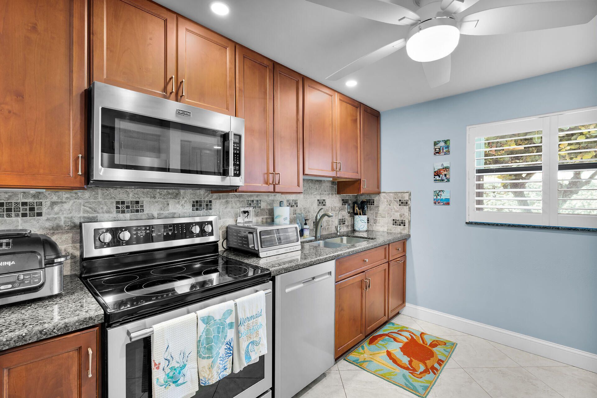 601 W Ocean Drive, Unit 302, Key Colony, FL 33051 Photo
