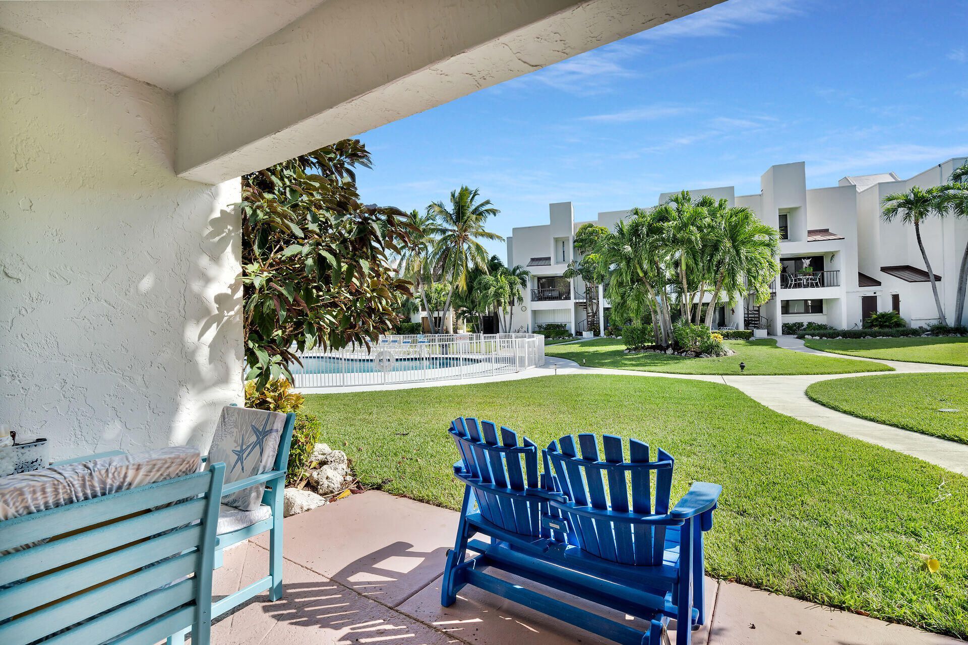 601 W Ocean Drive, Unit 302, Key Colony, FL 33051 Photo