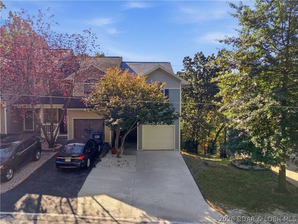 38 Walnut Road , Lake Ozark, MO 65049