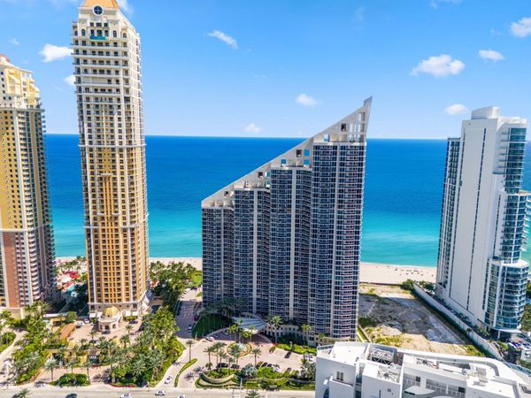 17555 COLLINS Avenue, Unit 2106, Sunny Isles Beach, FL 33160
