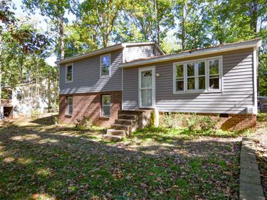 96 ASH RD , Louisa, VA 23093
