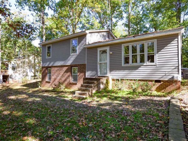 96 ASH RD , Louisa, VA 23093