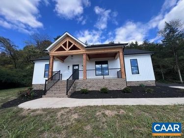 560 EAST MAIN ST , Scottsville, VA 24590