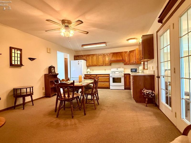 213 S Woodland Avenue, Clyde, OH 43410 Photo 10