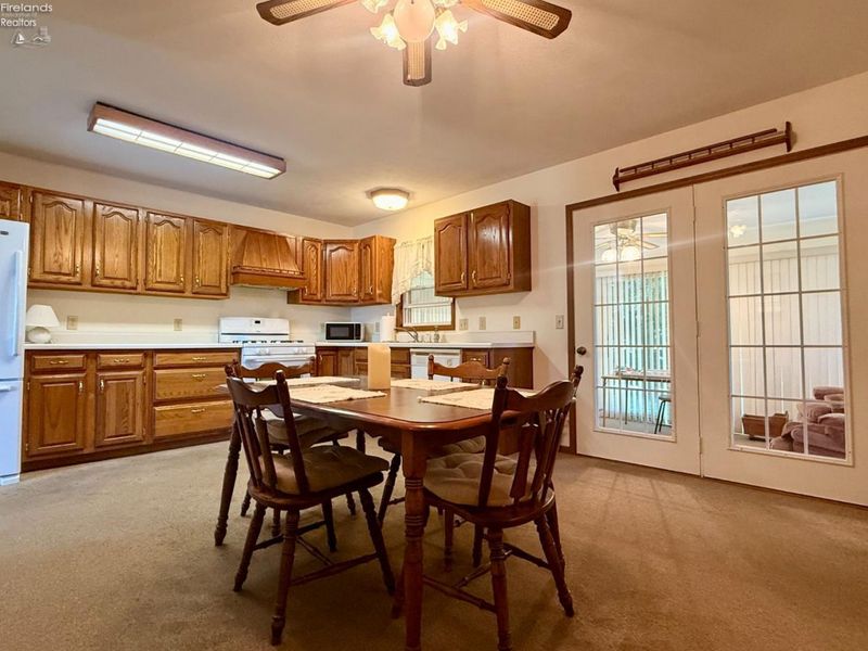 213 S Woodland Avenue, Clyde, OH 43410 Photo 14