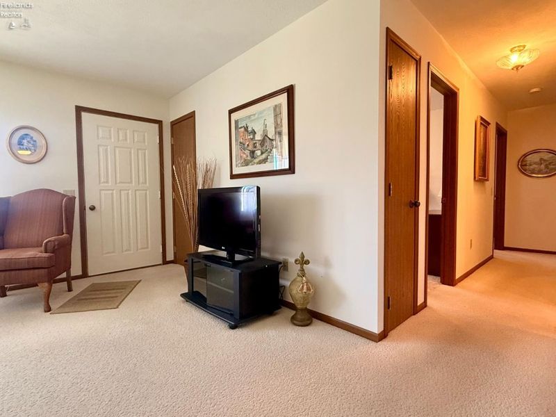 213 S Woodland Avenue, Clyde, OH 43410 Photo 18
