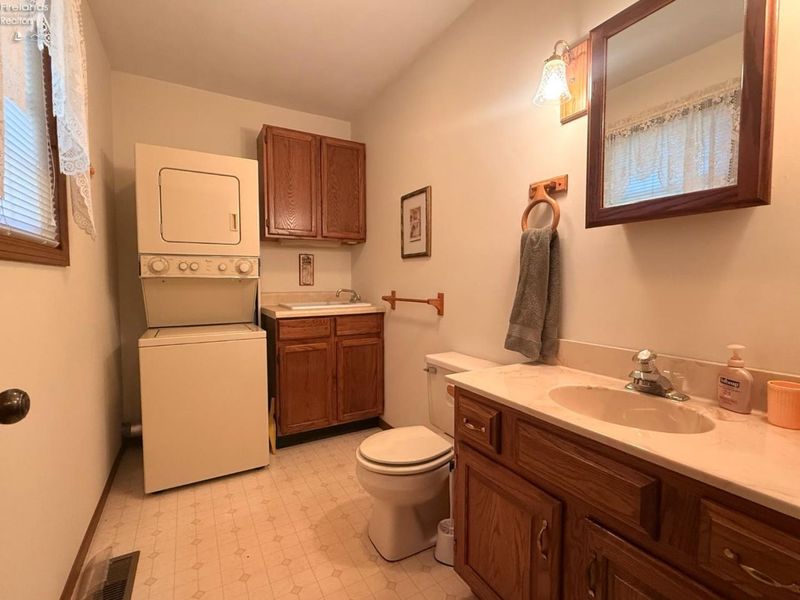 213 S Woodland Avenue, Clyde, OH 43410 Photo 30